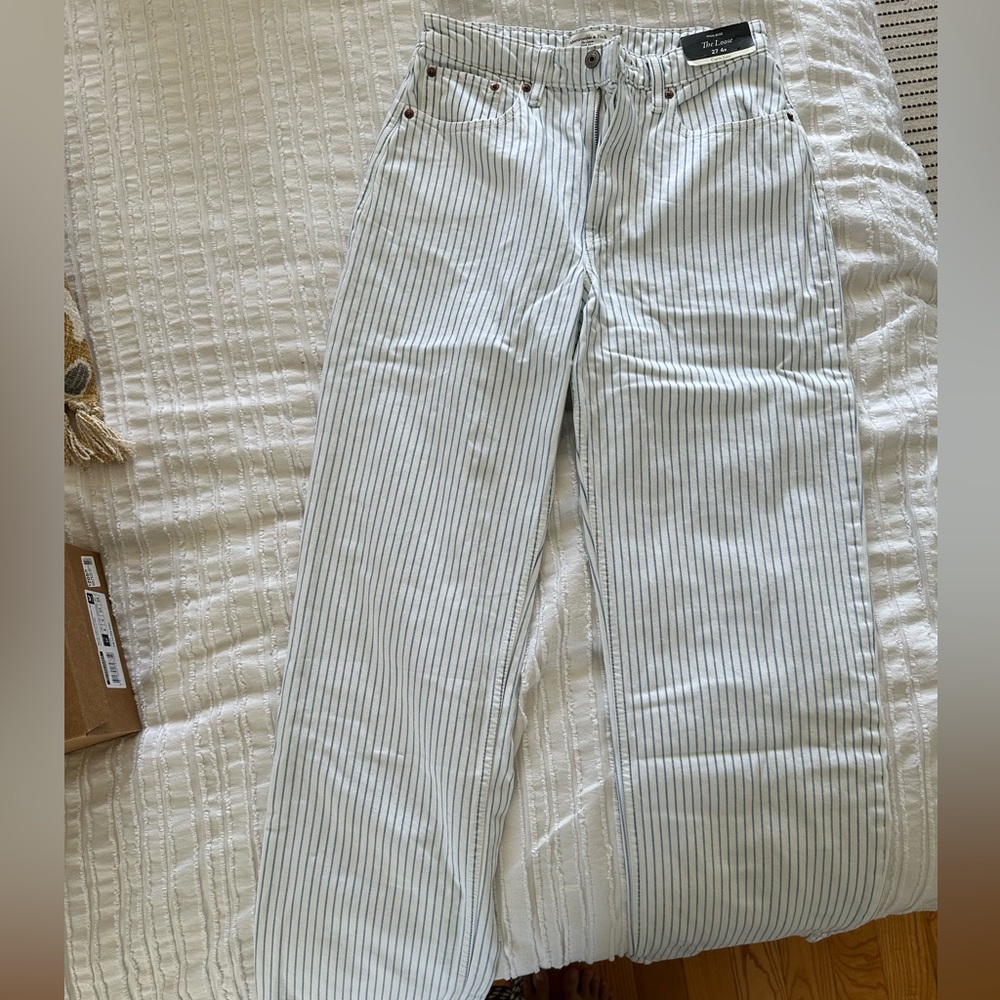 Abercrombie curve love with tag